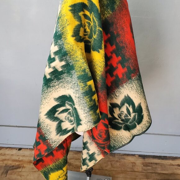 Vintage Wool Blanket Poncho/ 60's Airbrushed Stencil Print Wool/ L-XL - Picture 4 of 10